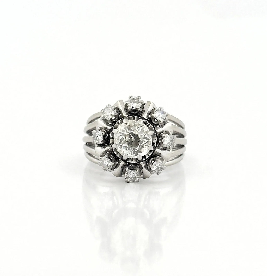Bague ancienne en or blanc 18 carats et diamants