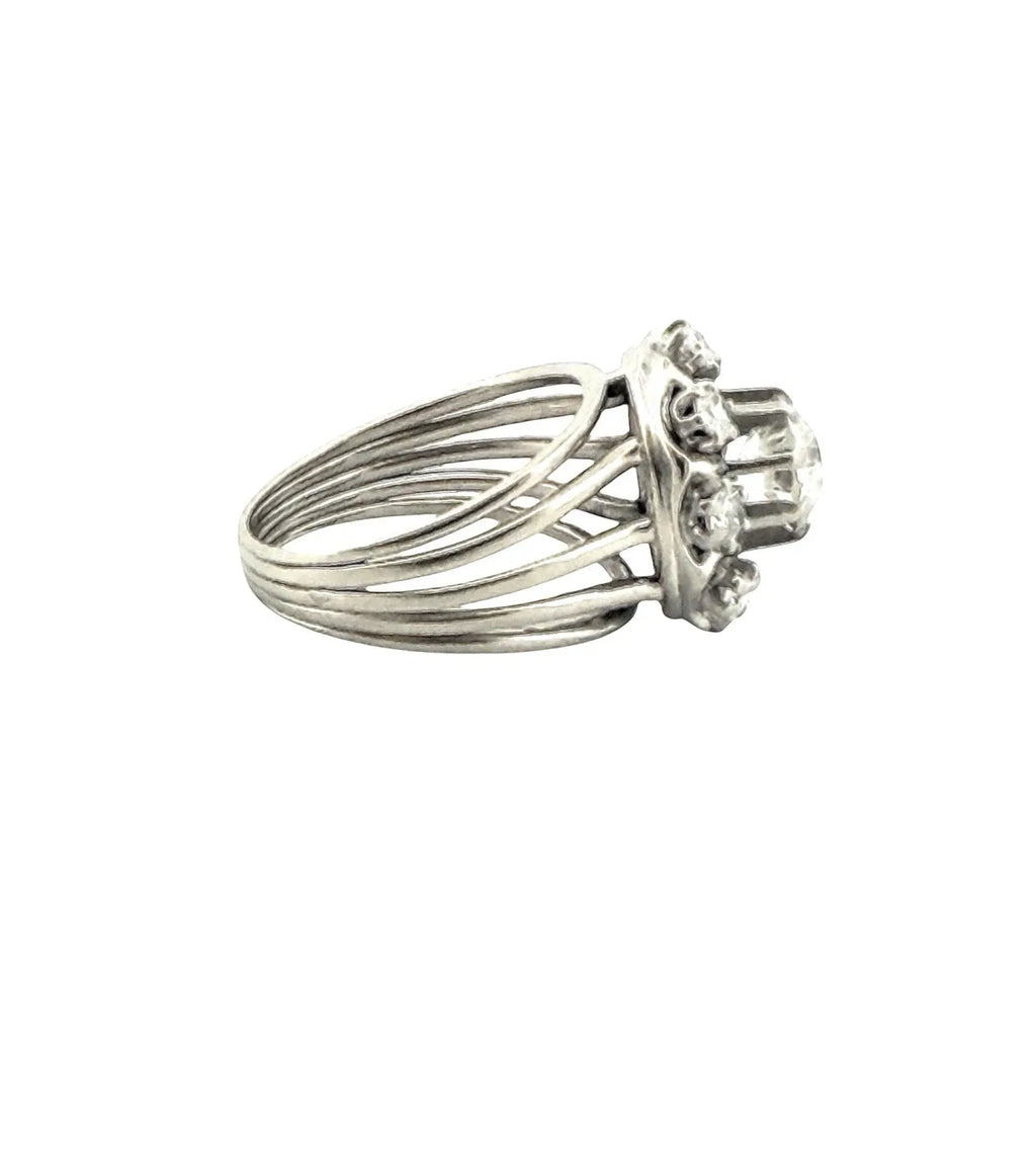 Bague ancienne en or blanc 18 carats et diamants