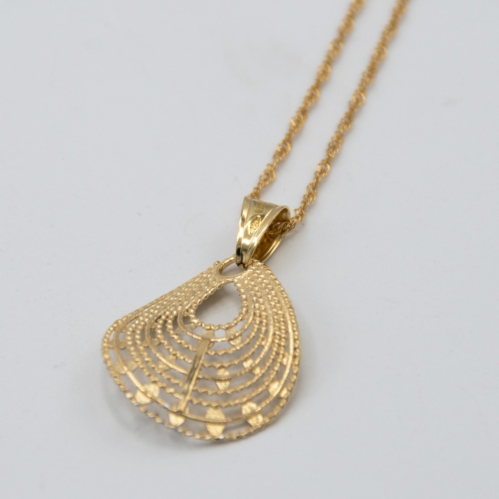 Collier femme en or jaune 18 carats 750 / collier en or 18 carats E.2121