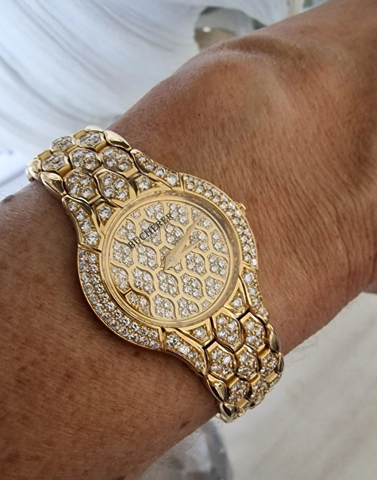 Montre pour femme Bucherer Medea en or jaune sertie de diamants, 1997