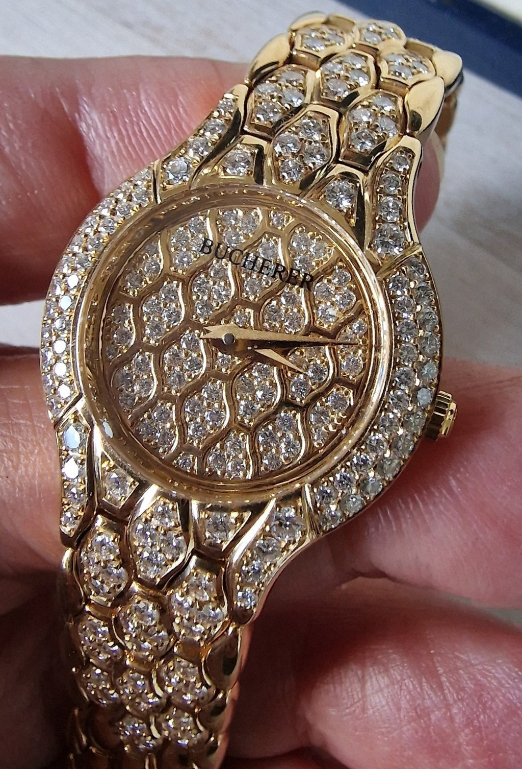 Montre pour femme Bucherer Medea en or jaune sertie de diamants, 1997