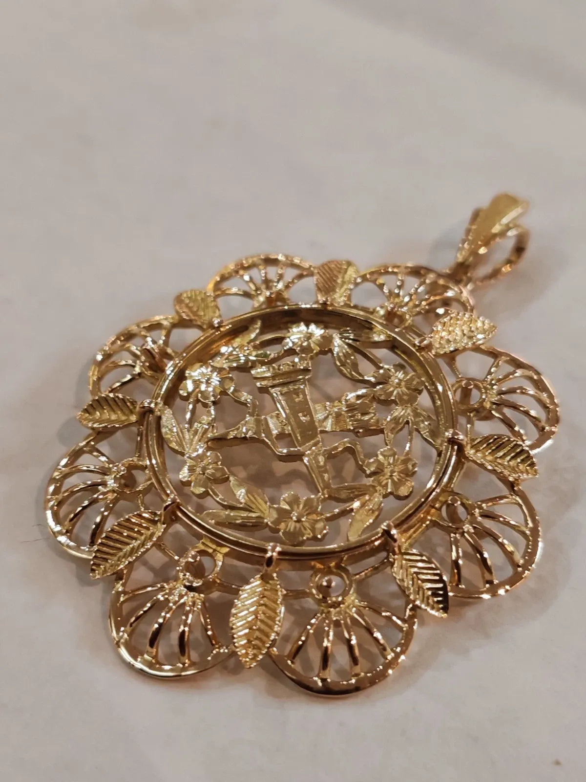 Pendentif ancien or jaune 18 carats